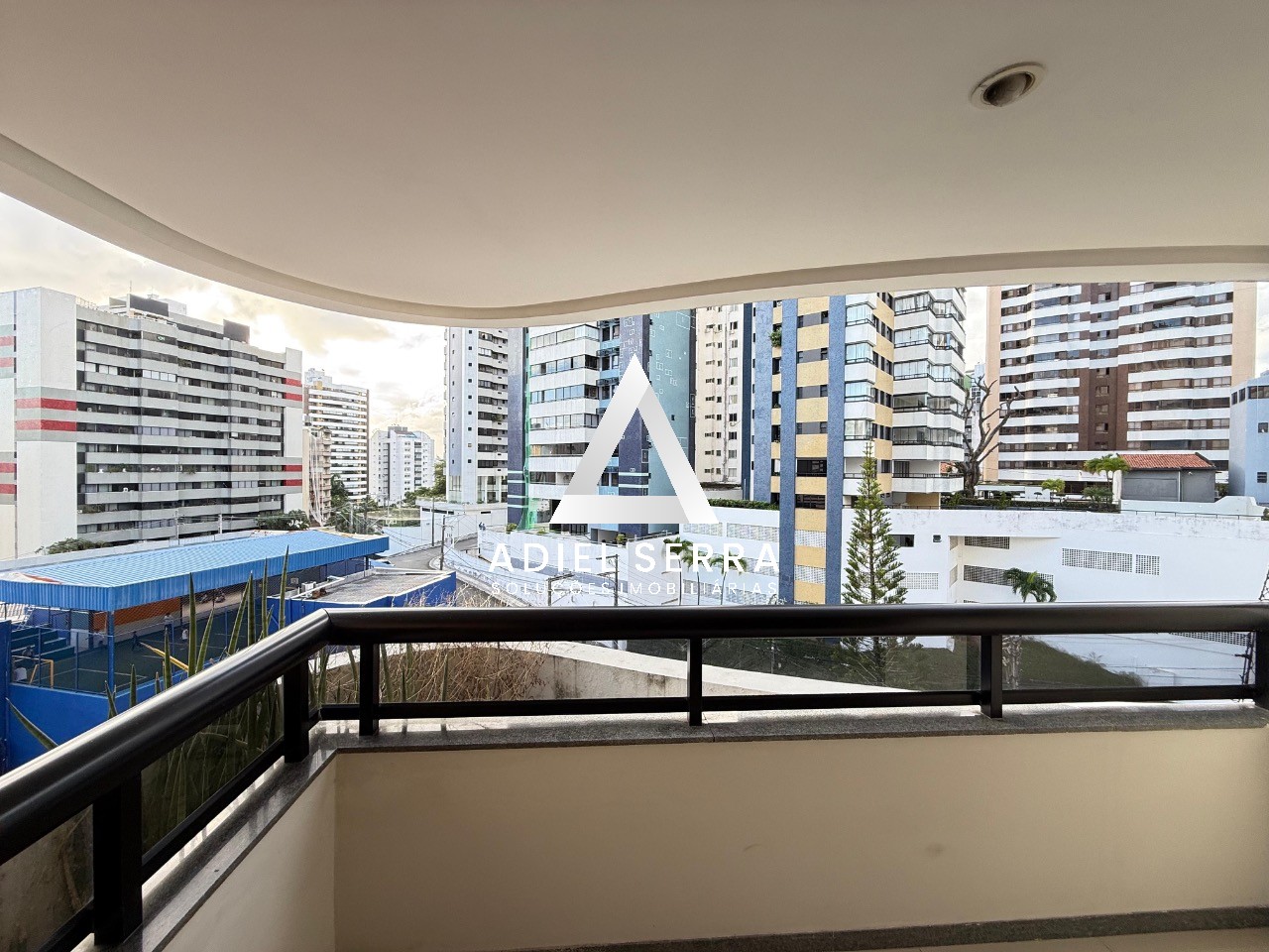 Apartamento - Caminho das árvores