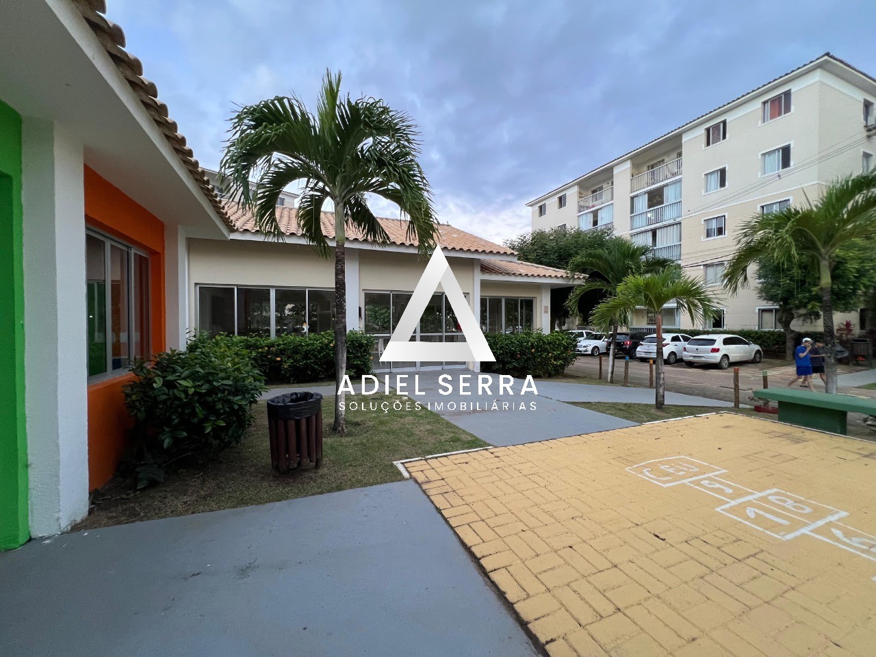 Apartamento - Buraquinho