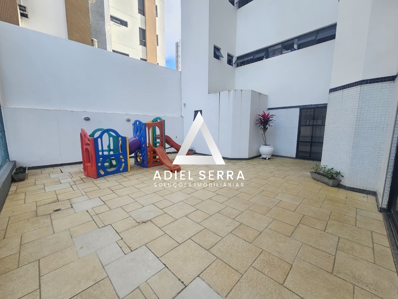 Apartamento - Caminho das árvores