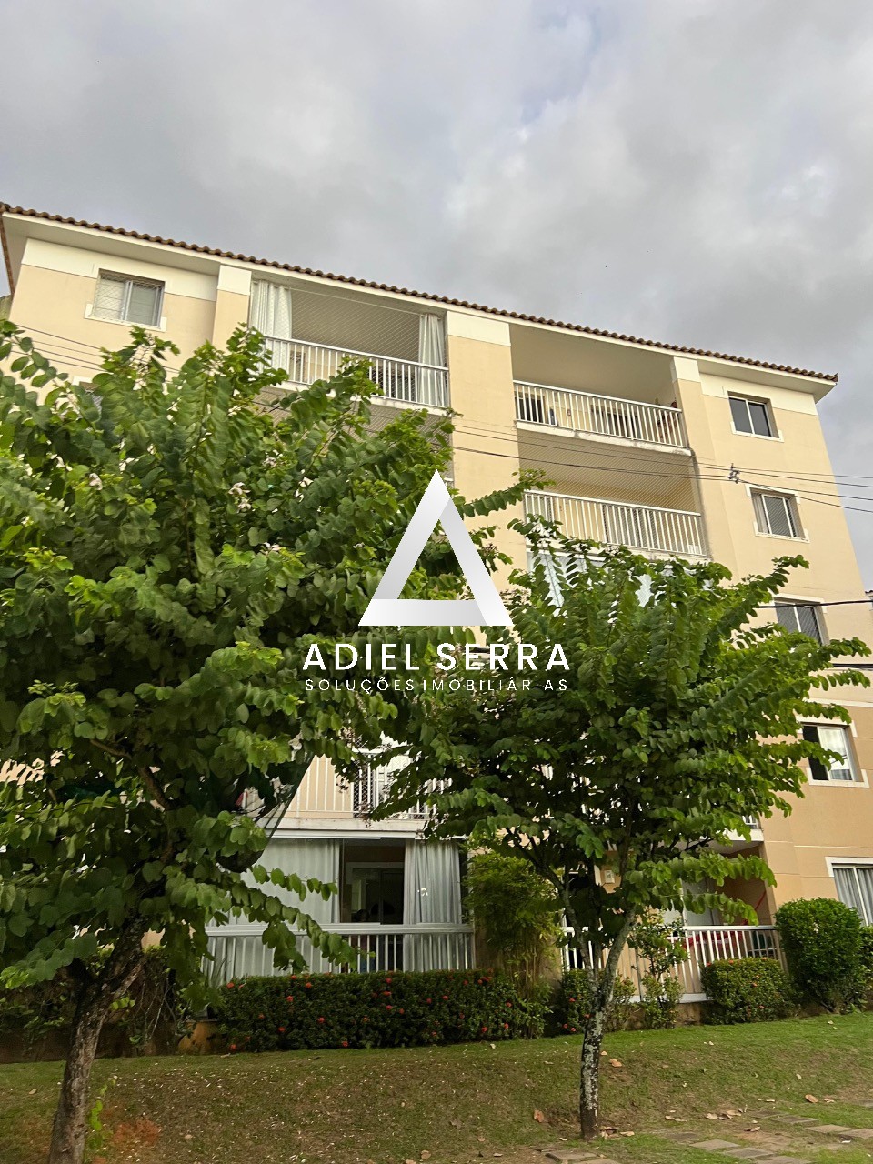 Apartamento - Buraquinho