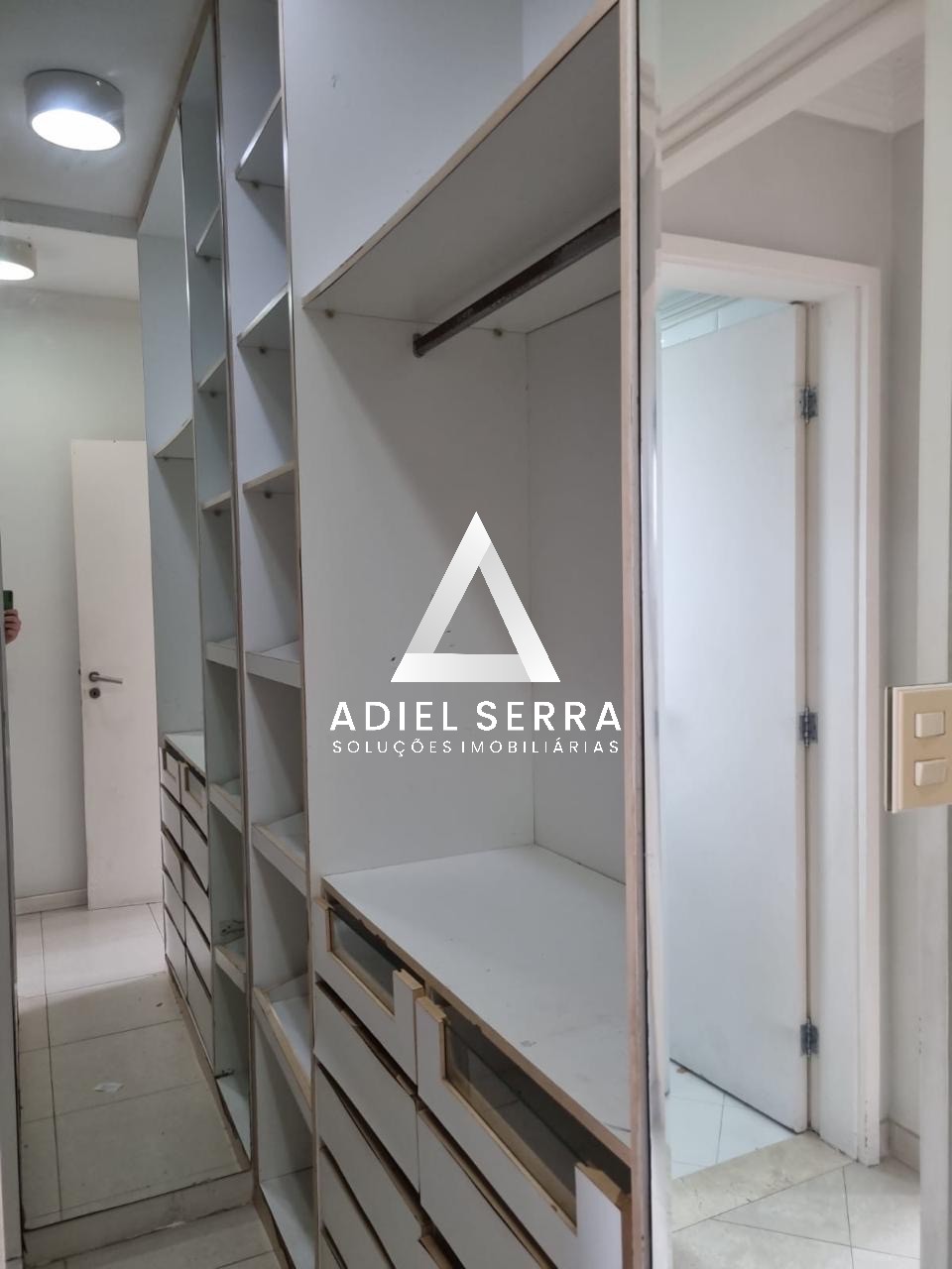 Apartamento - Caminho das árvores