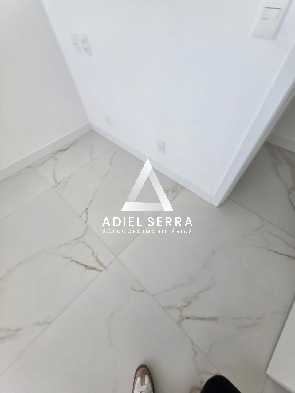 Apartamento - Caminho das árvores