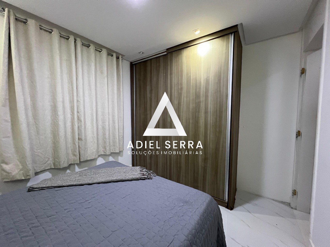 Apartamento - Buraquinho