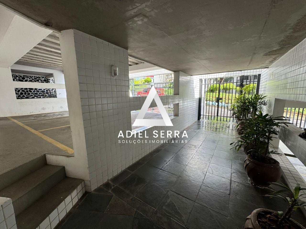 Apartamento - Caminho das árvores