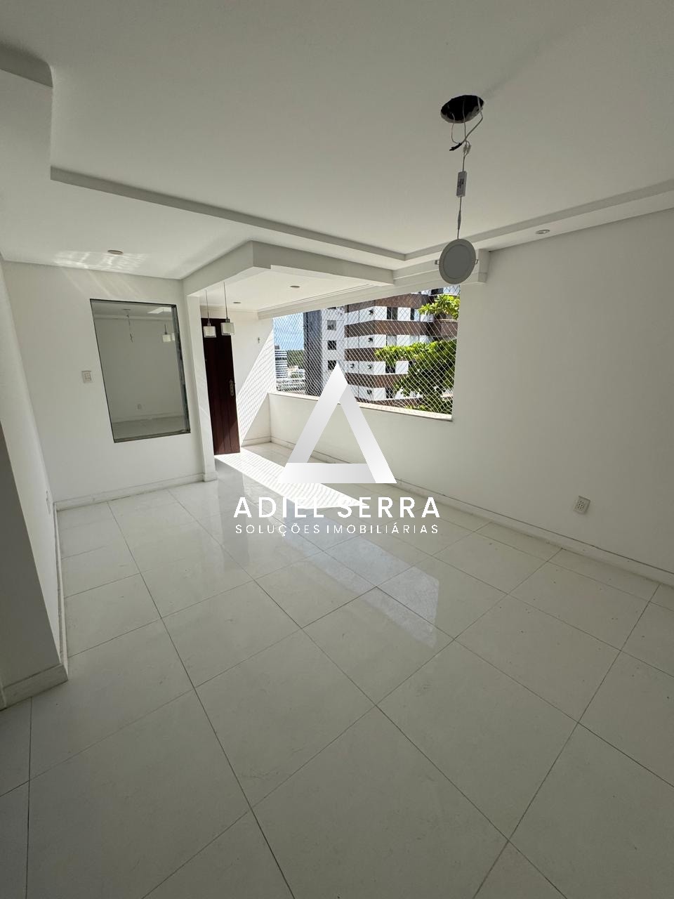 Apartamento - Caminho das árvores