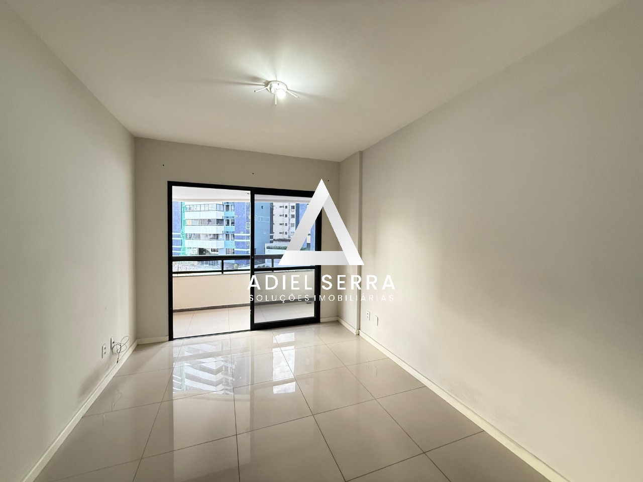 Apartamento - Caminho das árvores