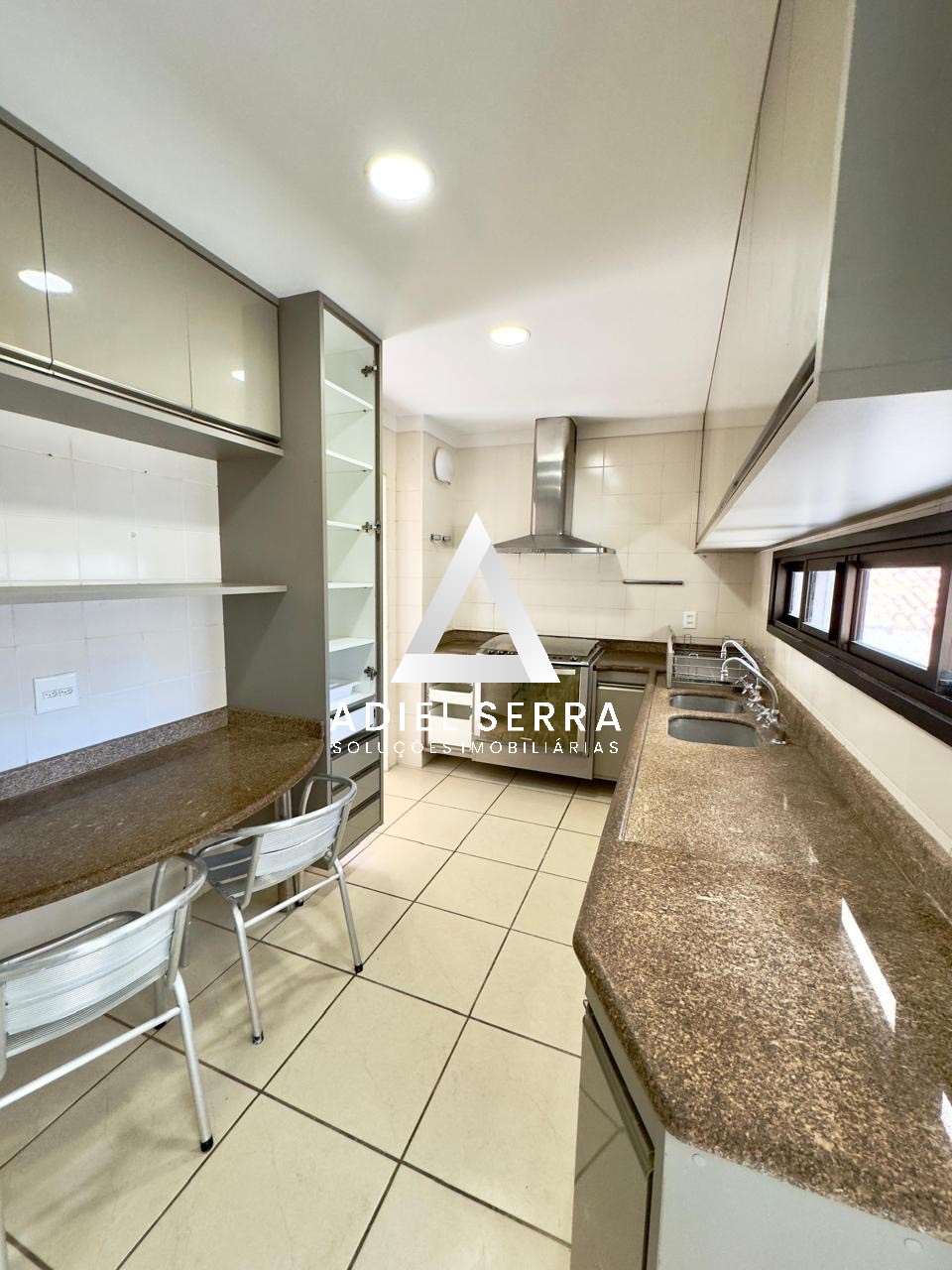 Apartamento - Caminho das árvores