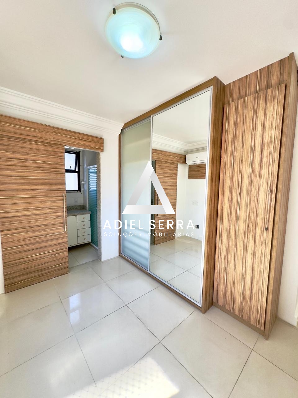 Apartamento - Caminho das árvores