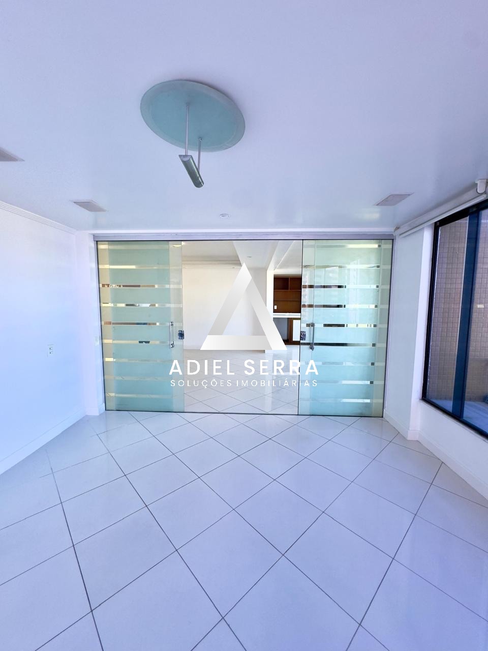Apartamento - Caminho das árvores