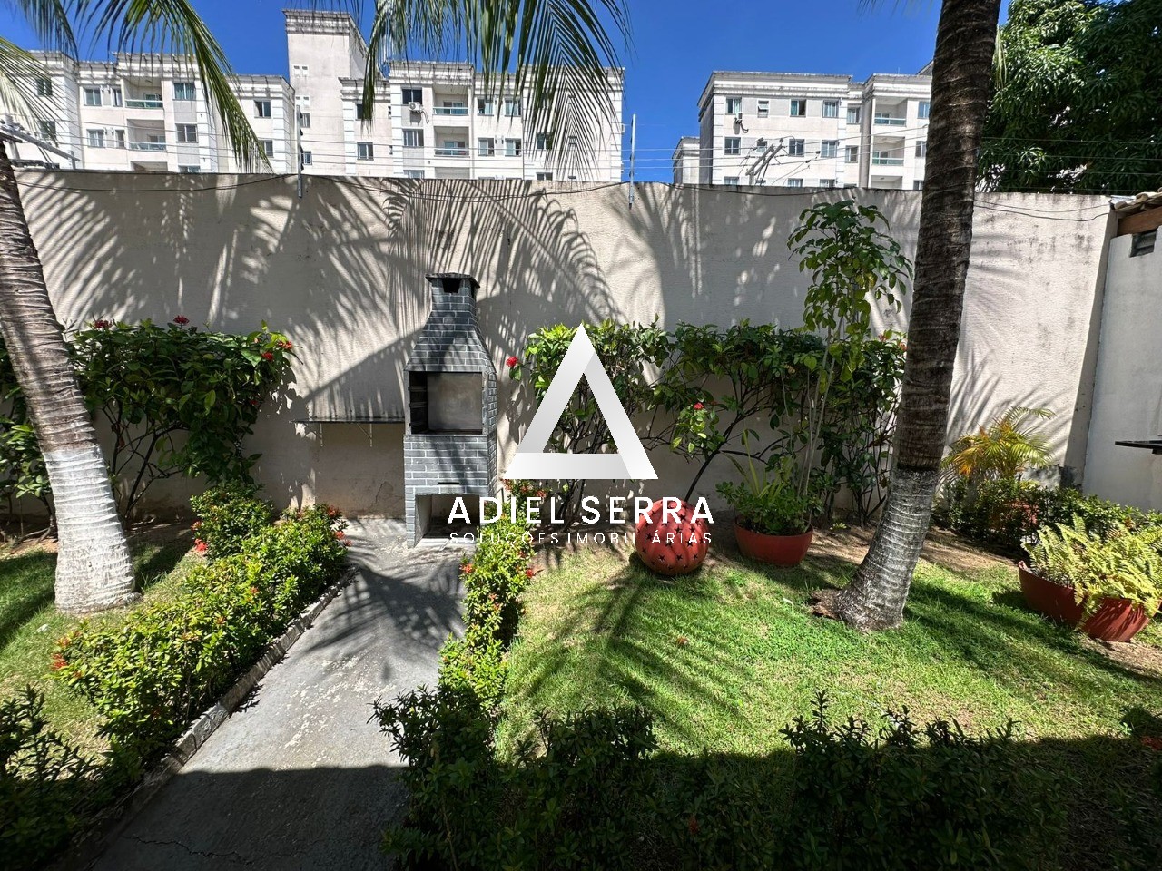 Apartamento - Buraquinho