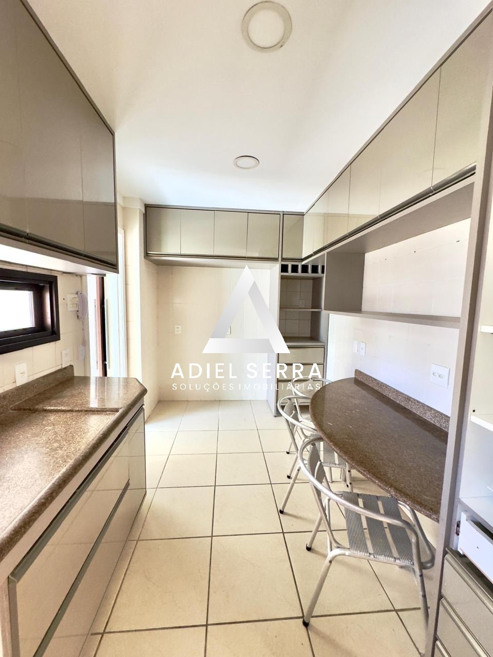 Apartamento - Caminho das árvores
