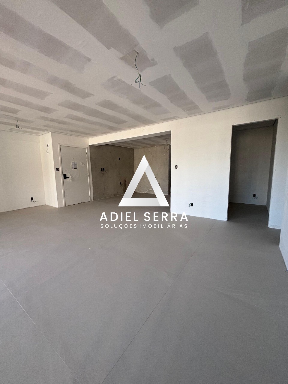 Apartamento - Caminho das árvores