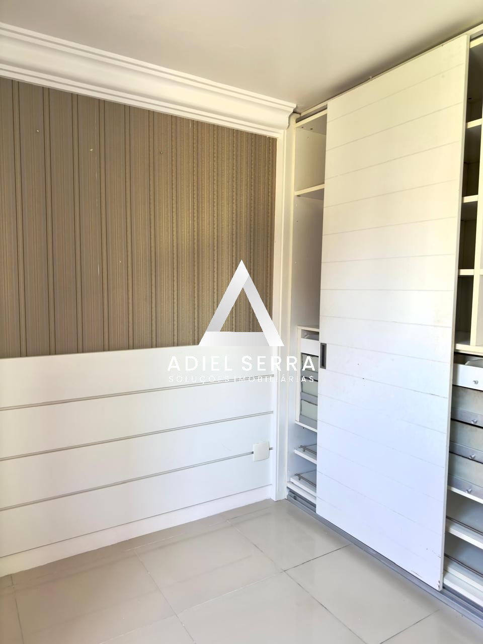 Apartamento - Caminho das árvores