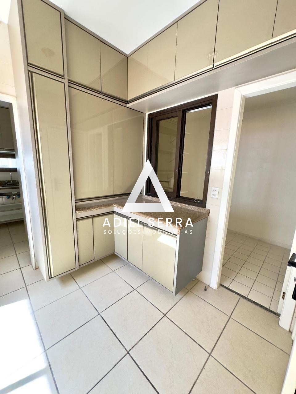 Apartamento - Caminho das árvores