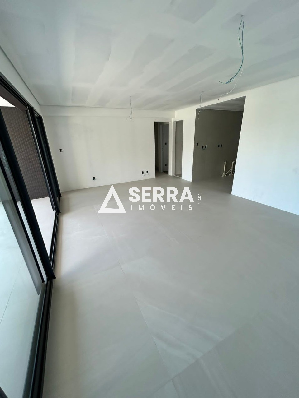 Apartamento - Caminho das árvores