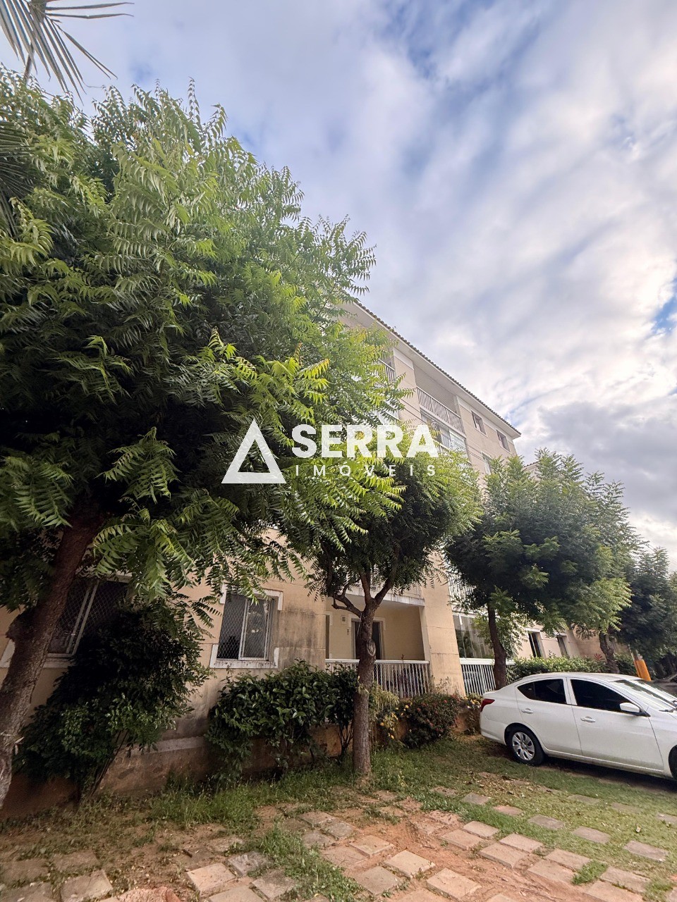 Apartamento - Buraquinho