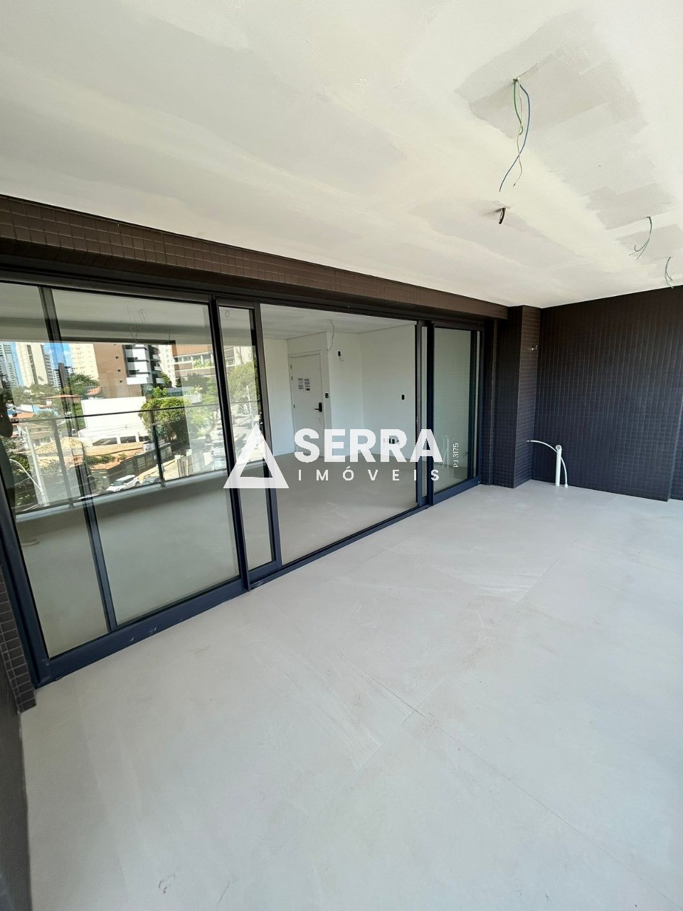 Apartamento - Caminho das árvores