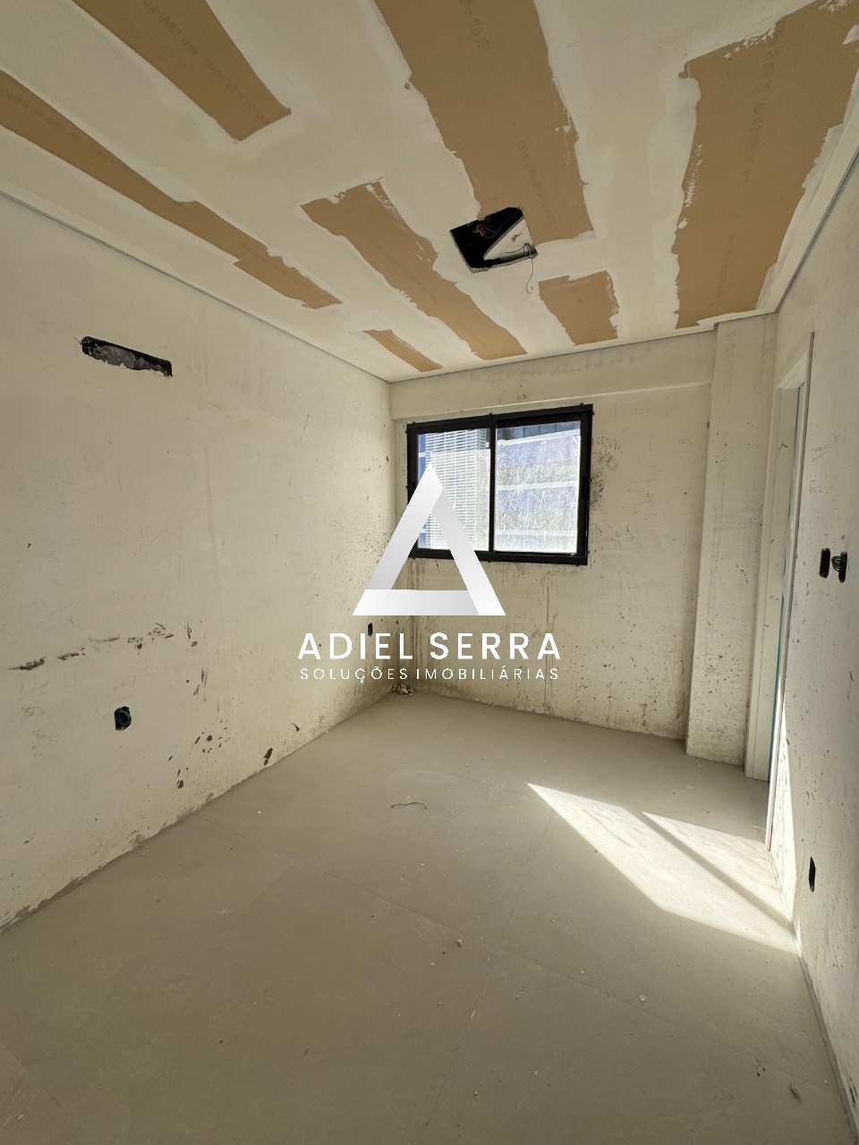 Apartamento - Caminho das árvores