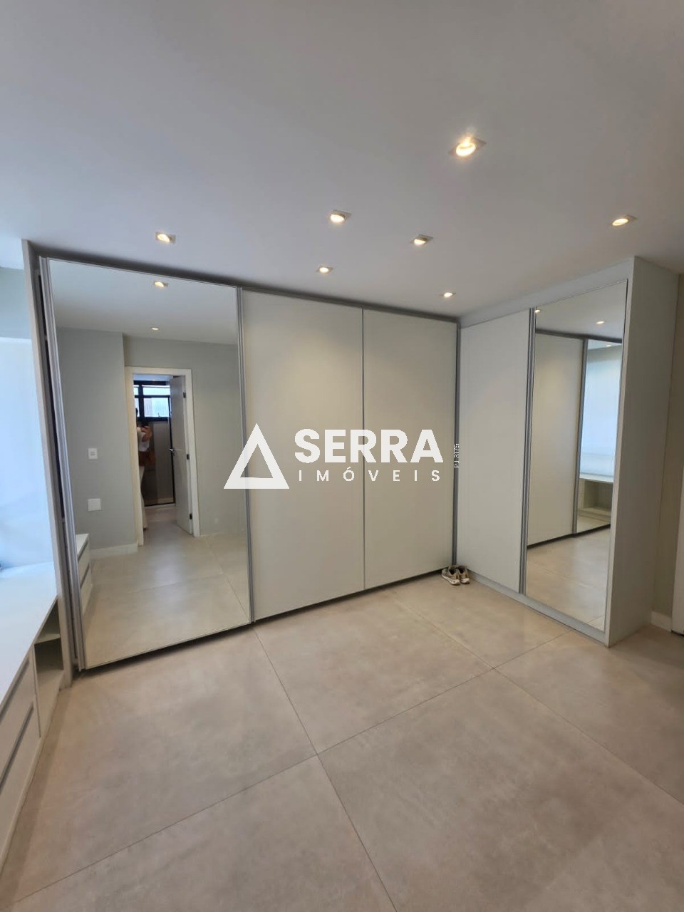 Apartamento - Caminho das árvores
