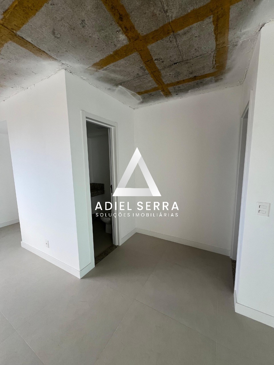 Apartamento - Caminho das árvores