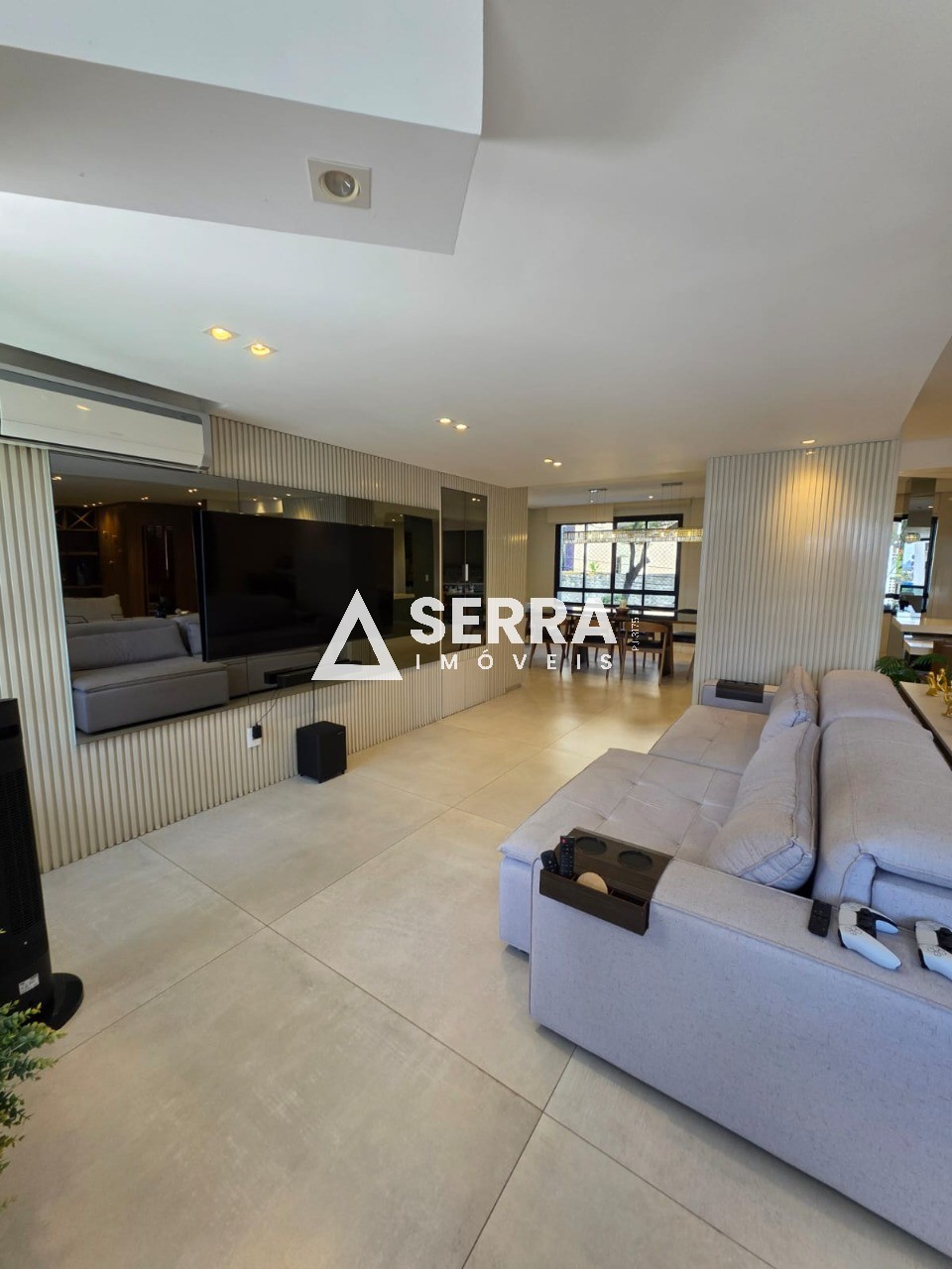 Apartamento - Caminho das árvores