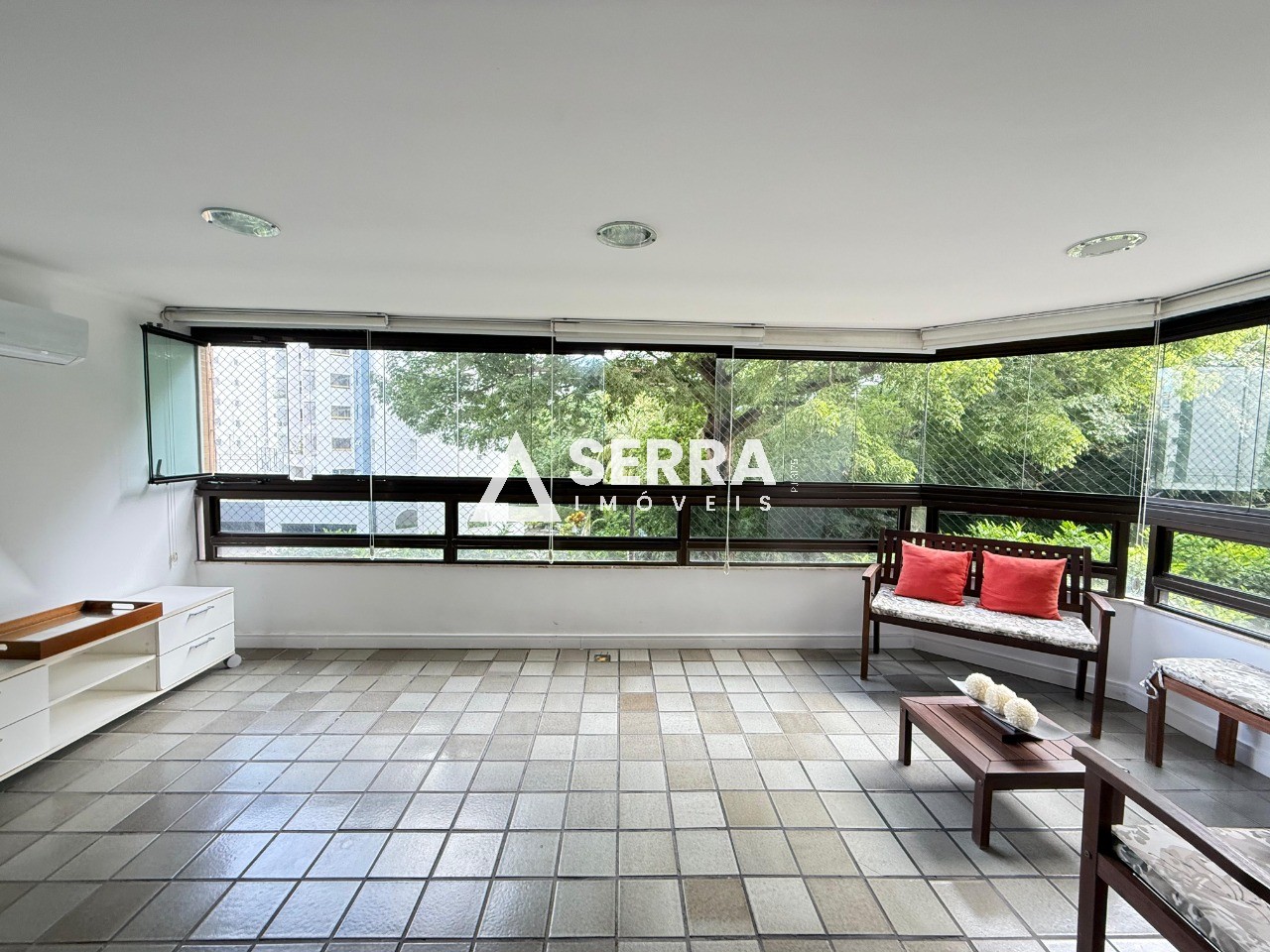 Apartamento - Itaigara