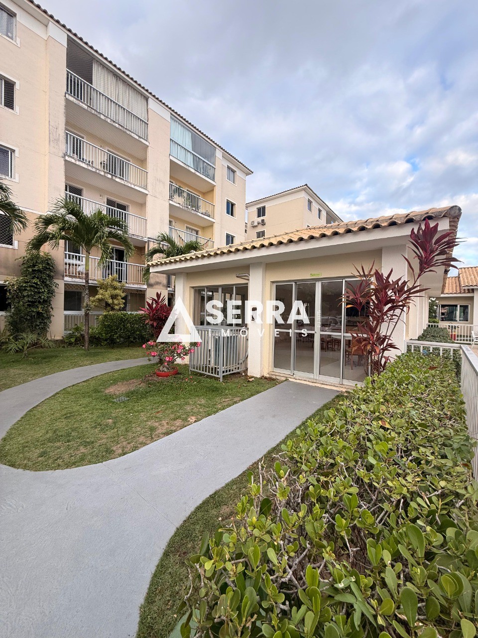 Apartamento - Buraquinho