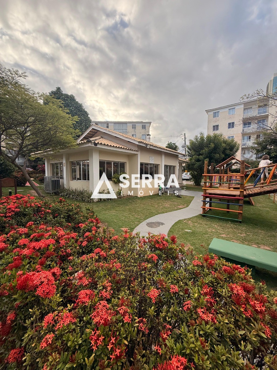 Apartamento - Buraquinho