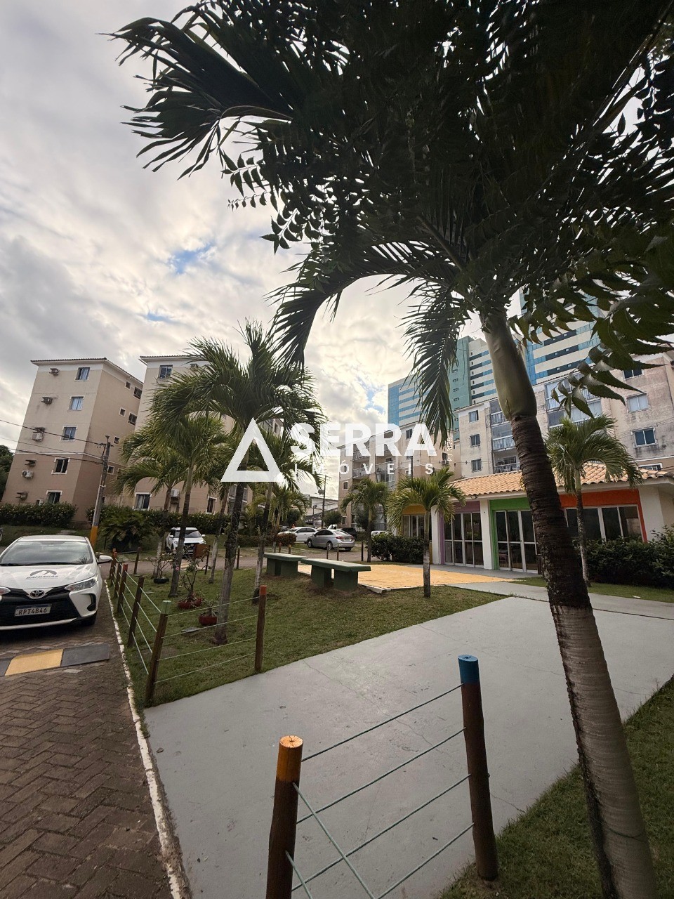 Apartamento - Buraquinho