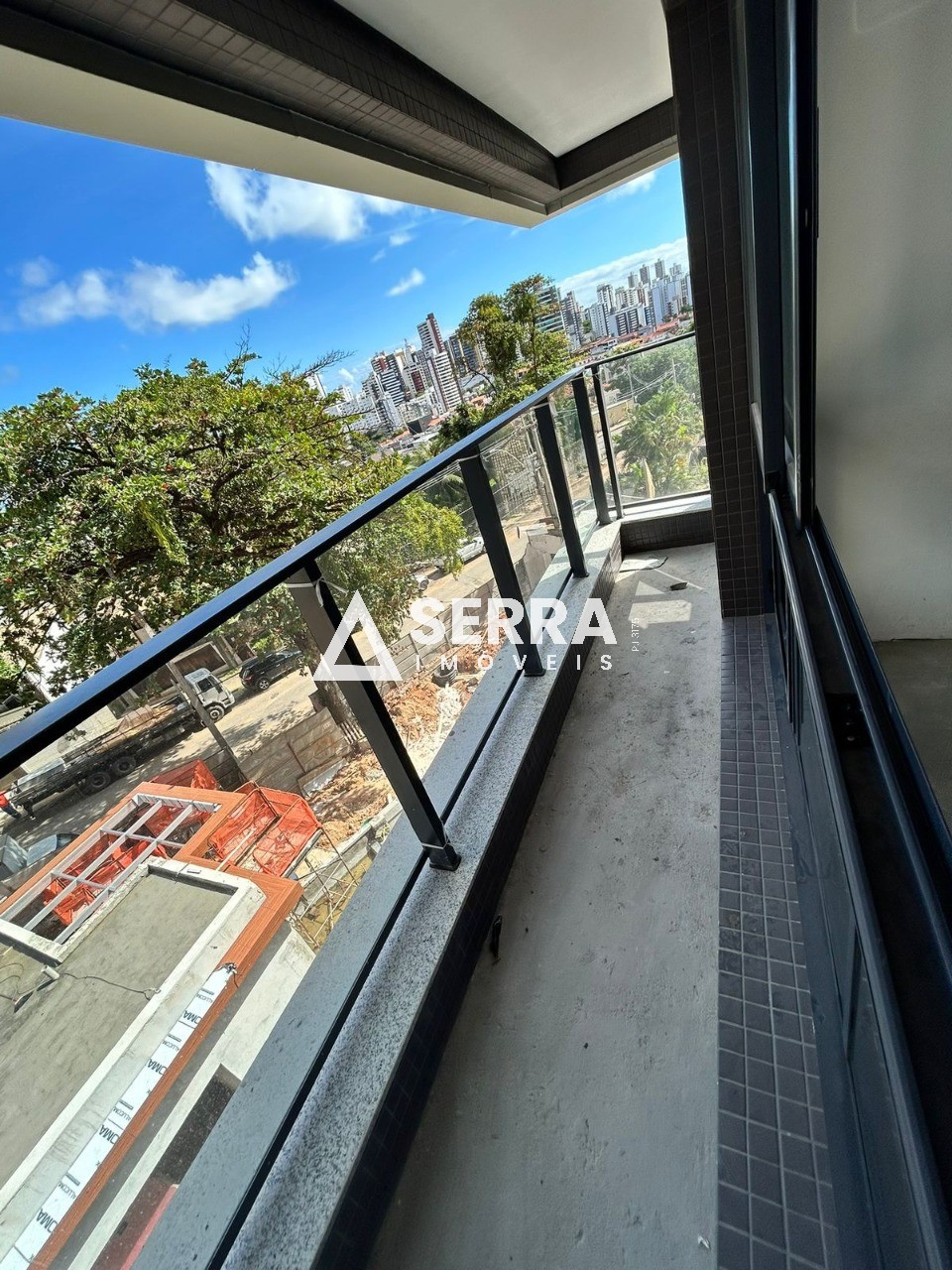 Apartamento - Caminho das árvores