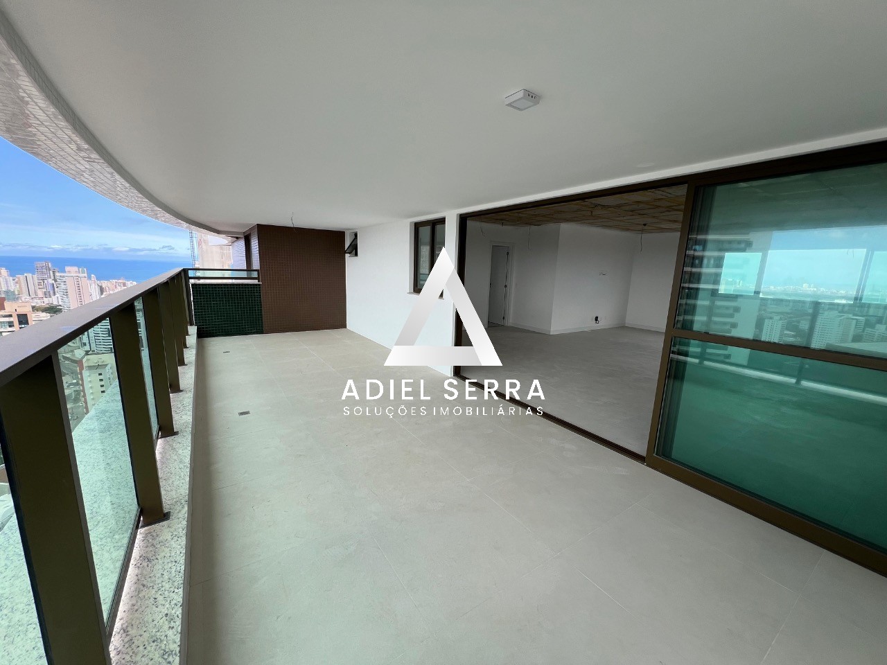 Apartamento - Caminho das árvores