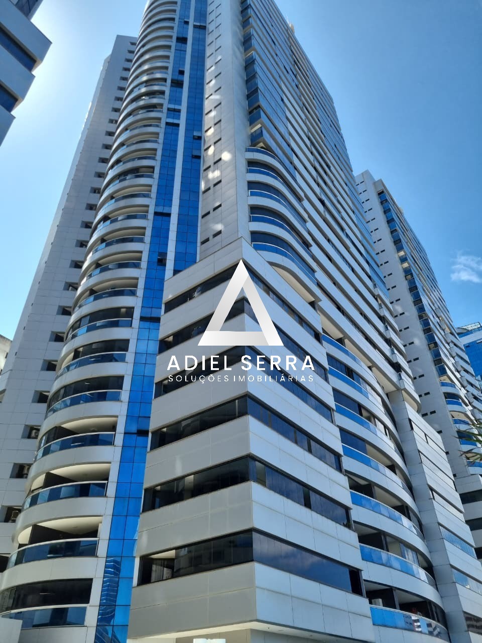 Apartamento - Caminho das árvores