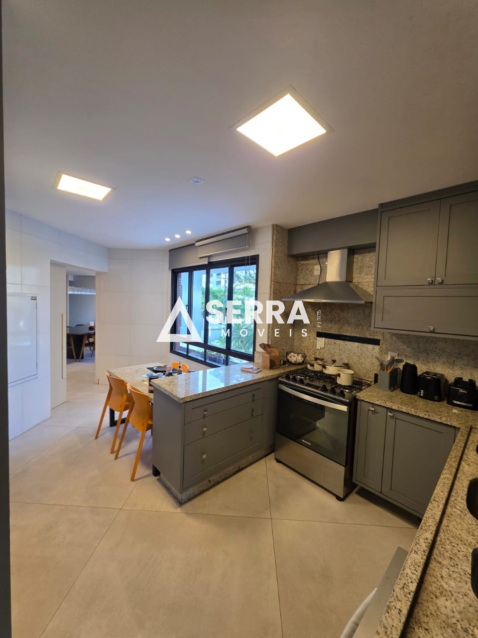 Apartamento - Caminho das árvores