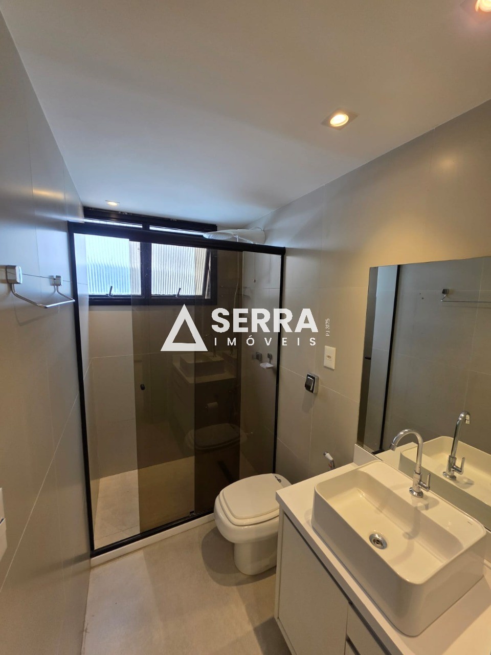 Apartamento - Caminho das árvores