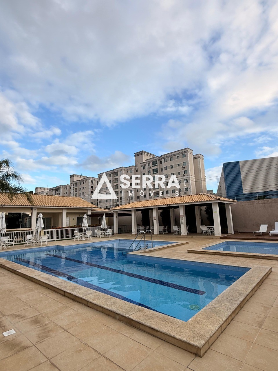 Apartamento - Buraquinho