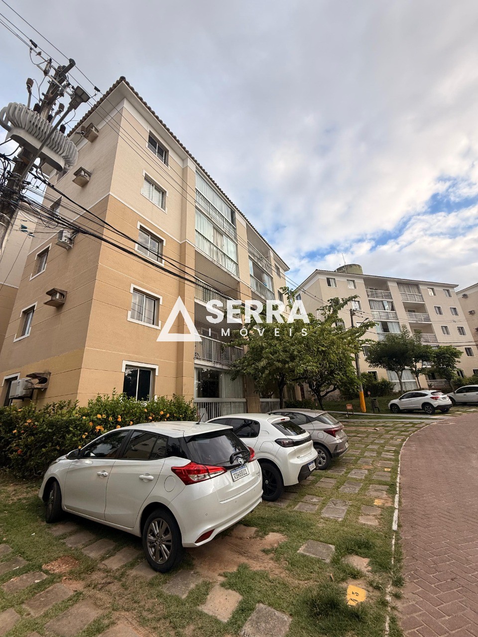 Apartamento - Buraquinho