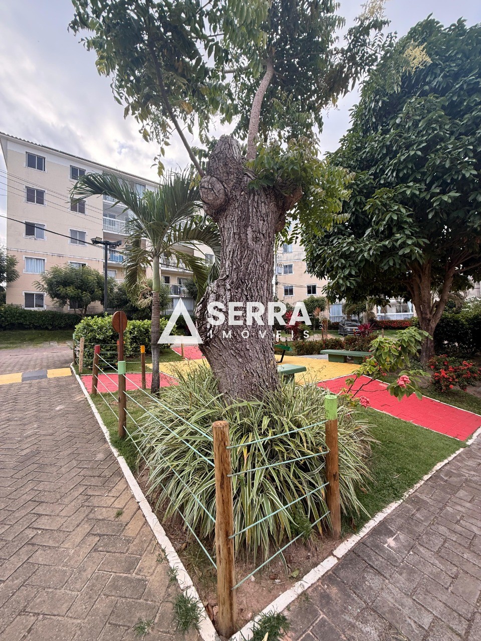Apartamento - Buraquinho