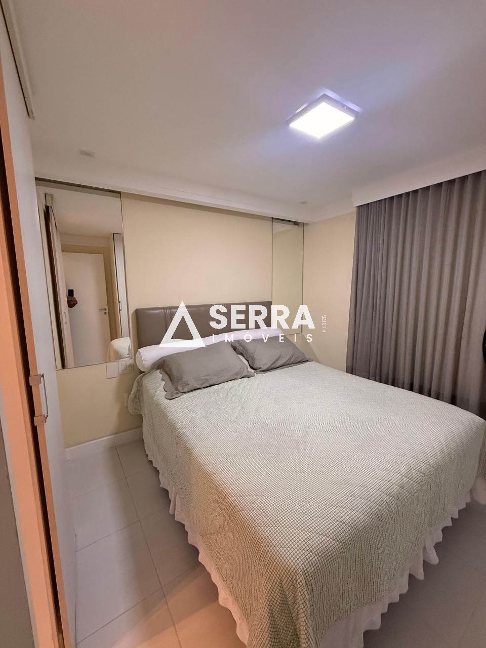 Apartamento - Buraquinho