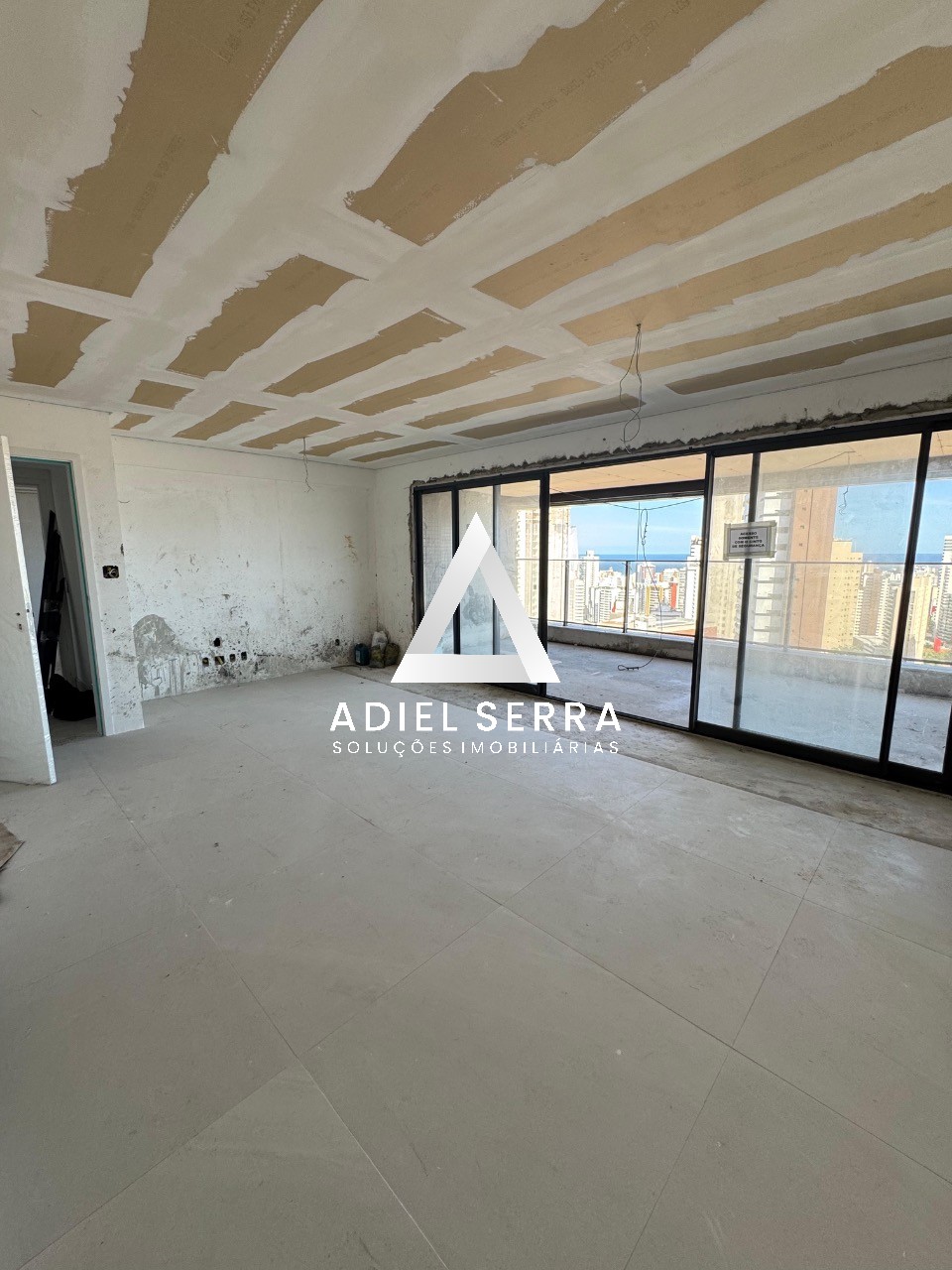 Apartamento - Caminho das árvores