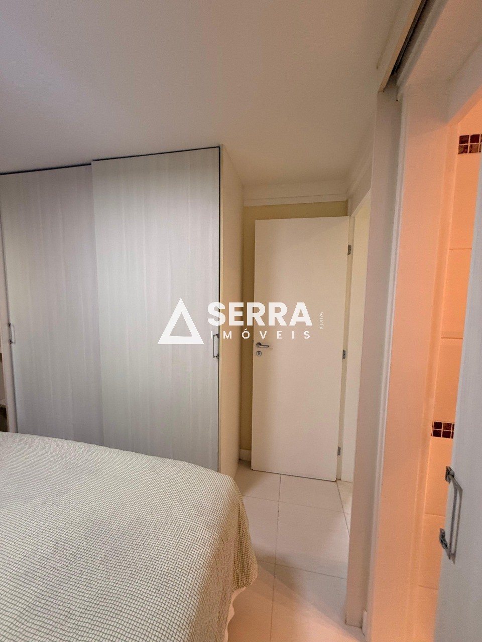 Apartamento - Buraquinho