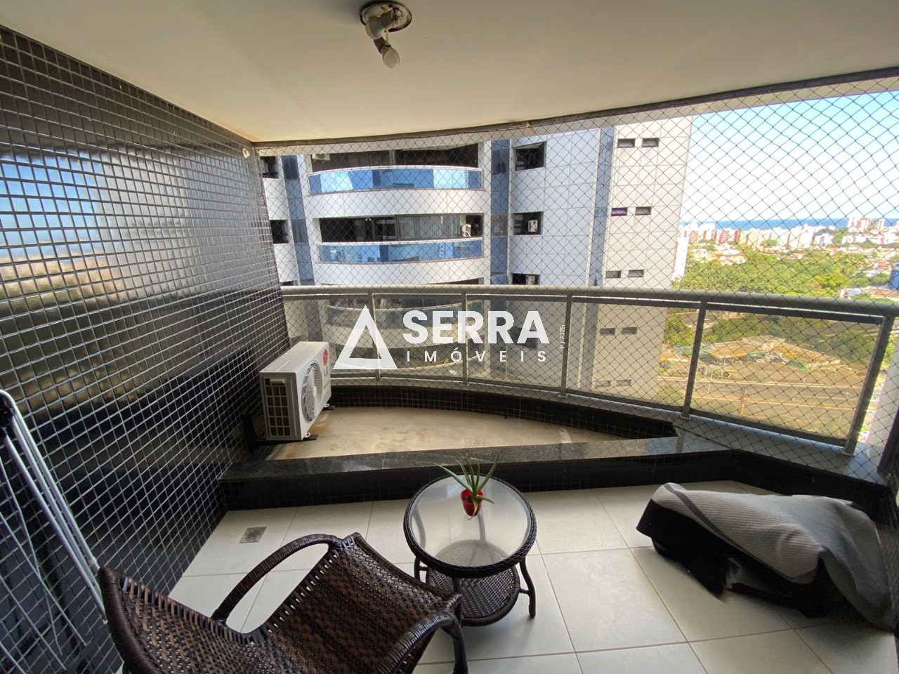 Apartamento - Caminho das árvores