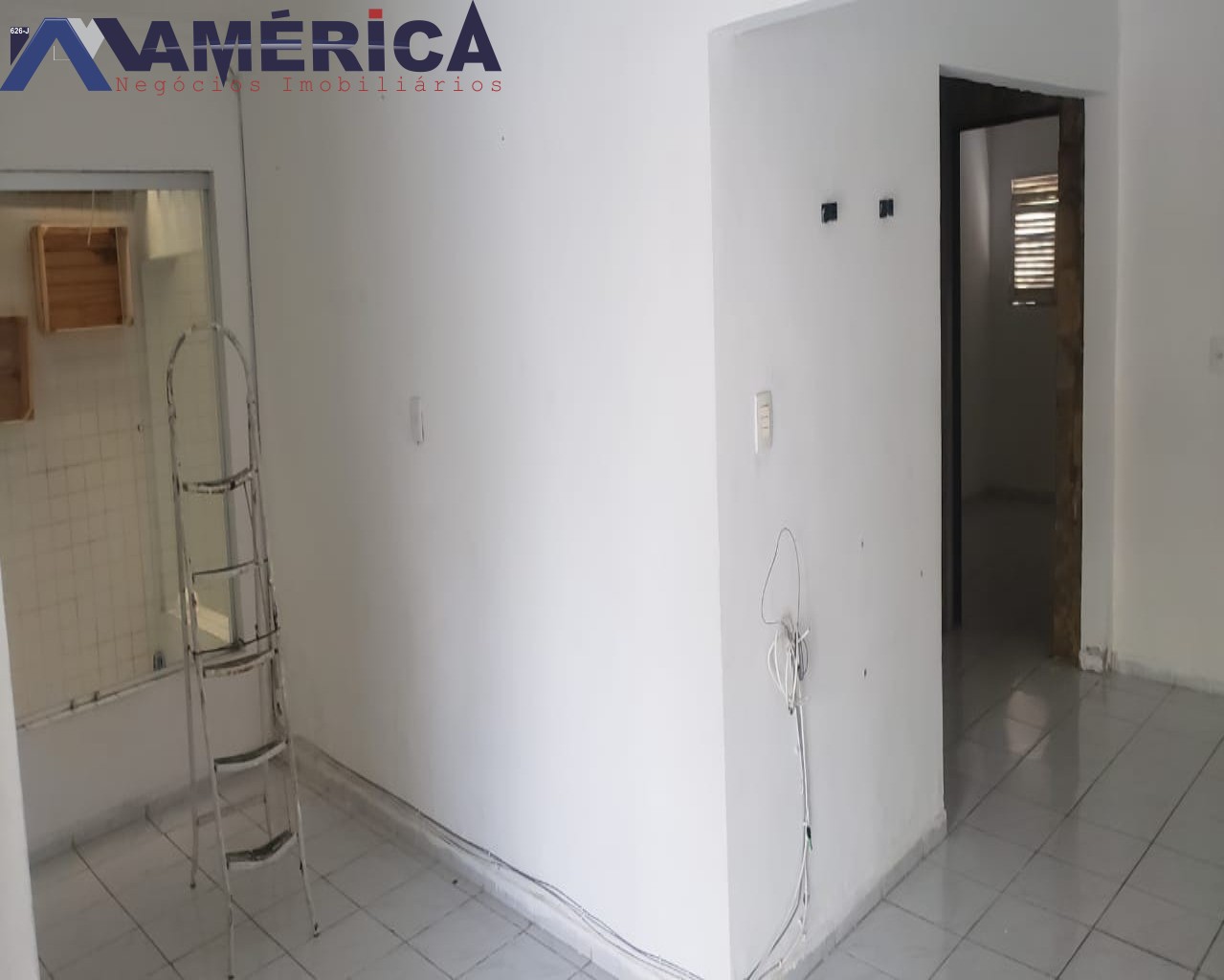 Casa à venda com 2 quartos, 110m² - Foto 4