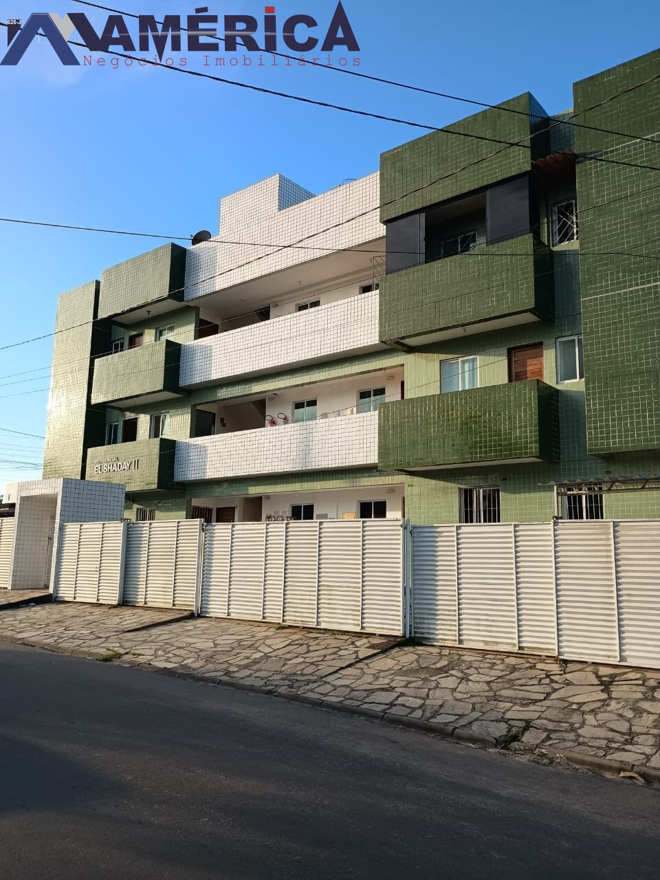 Apartamento à venda com 2 quartos, 70m² - Foto 4