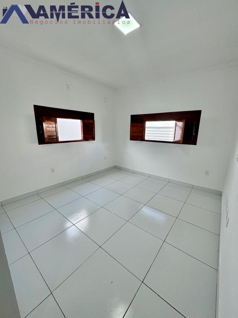 Casa à venda com 3 quartos, 109m² - Foto 9