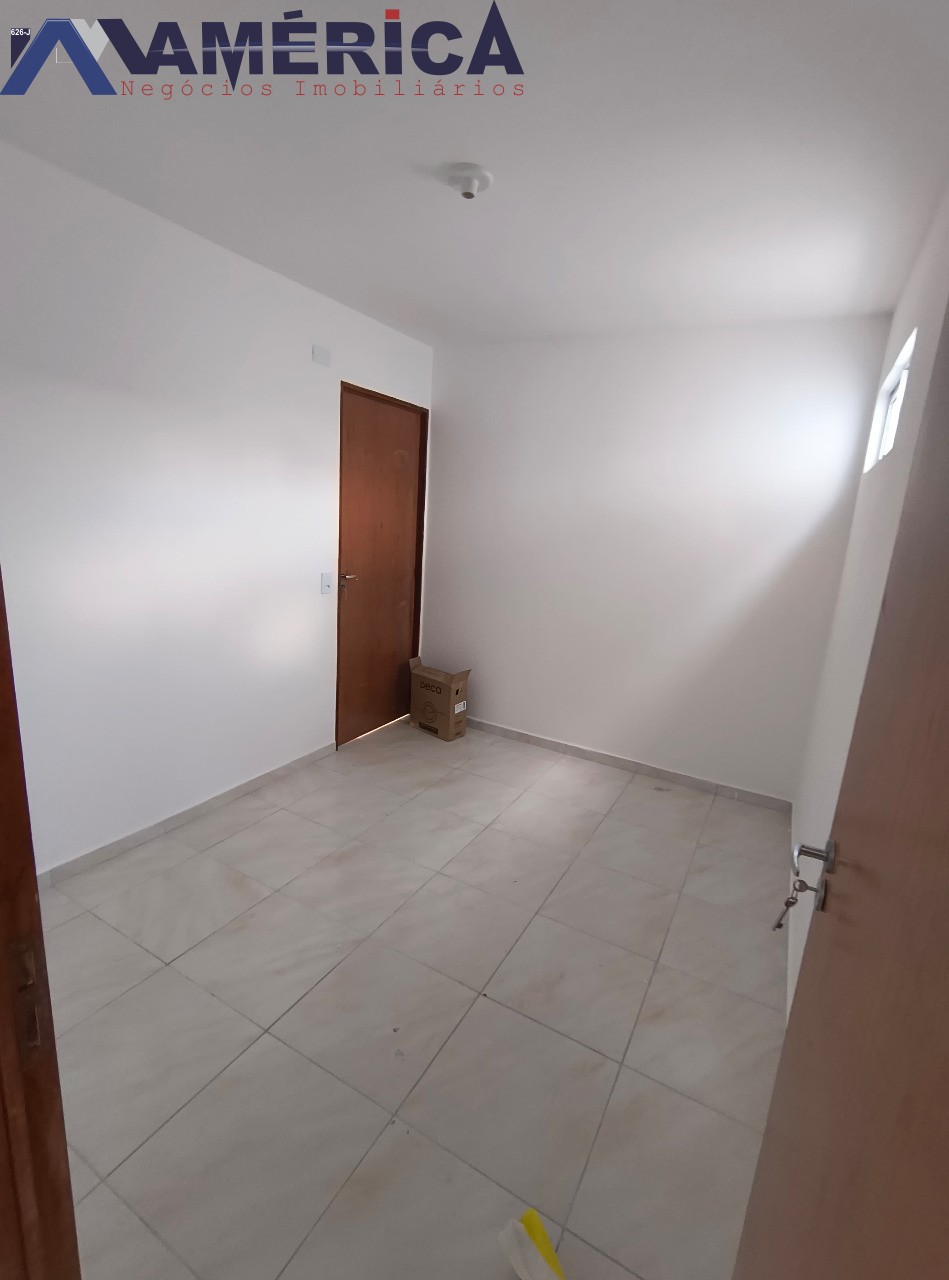 Casa à venda com 2 quartos, 90m² - Foto 8