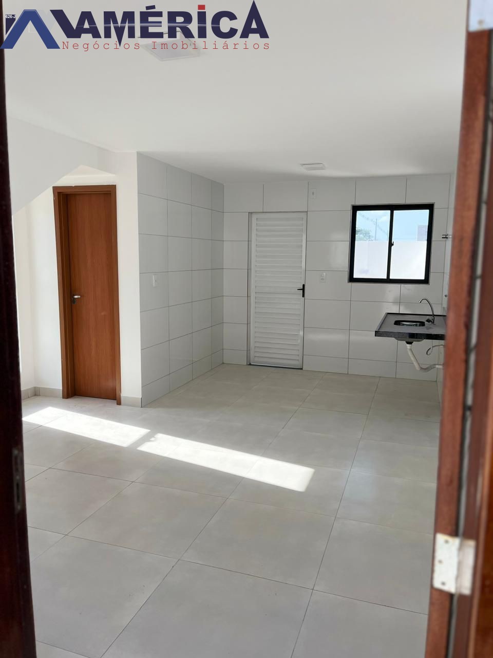 Casa à venda com 2 quartos, 19m² - Foto 2