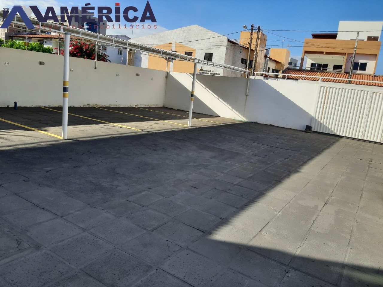 Apartamento à venda com 2 quartos, 72m² - Foto 2