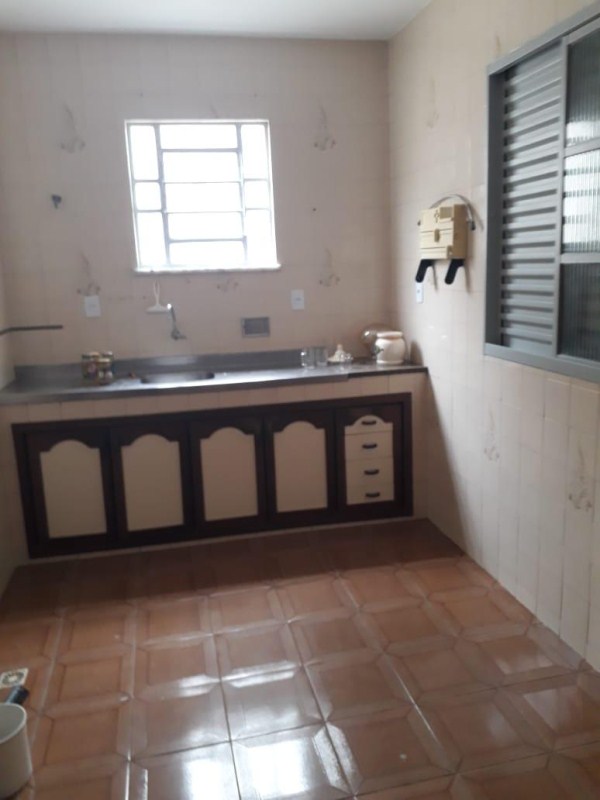 Casa à venda com 4 quartos, 200m² - Foto 7