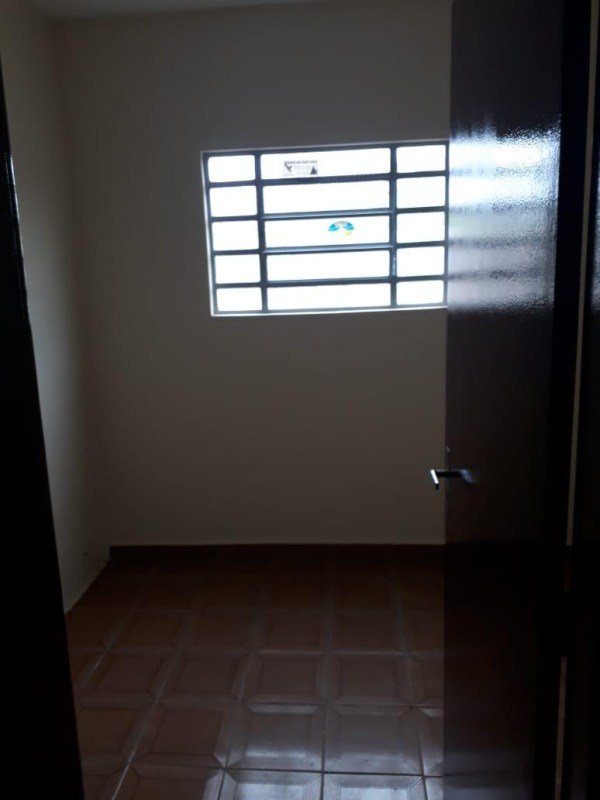 Casa à venda com 4 quartos, 200m² - Foto 11