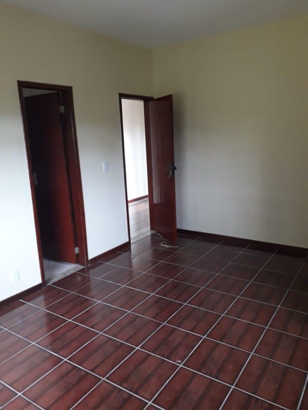 Casa à venda com 4 quartos, 200m² - Foto 14